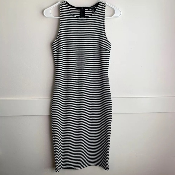 Forever 21 Dresses & Skirts - FOREVER 21 Black & White Striped Sleeveless Midi Dress
